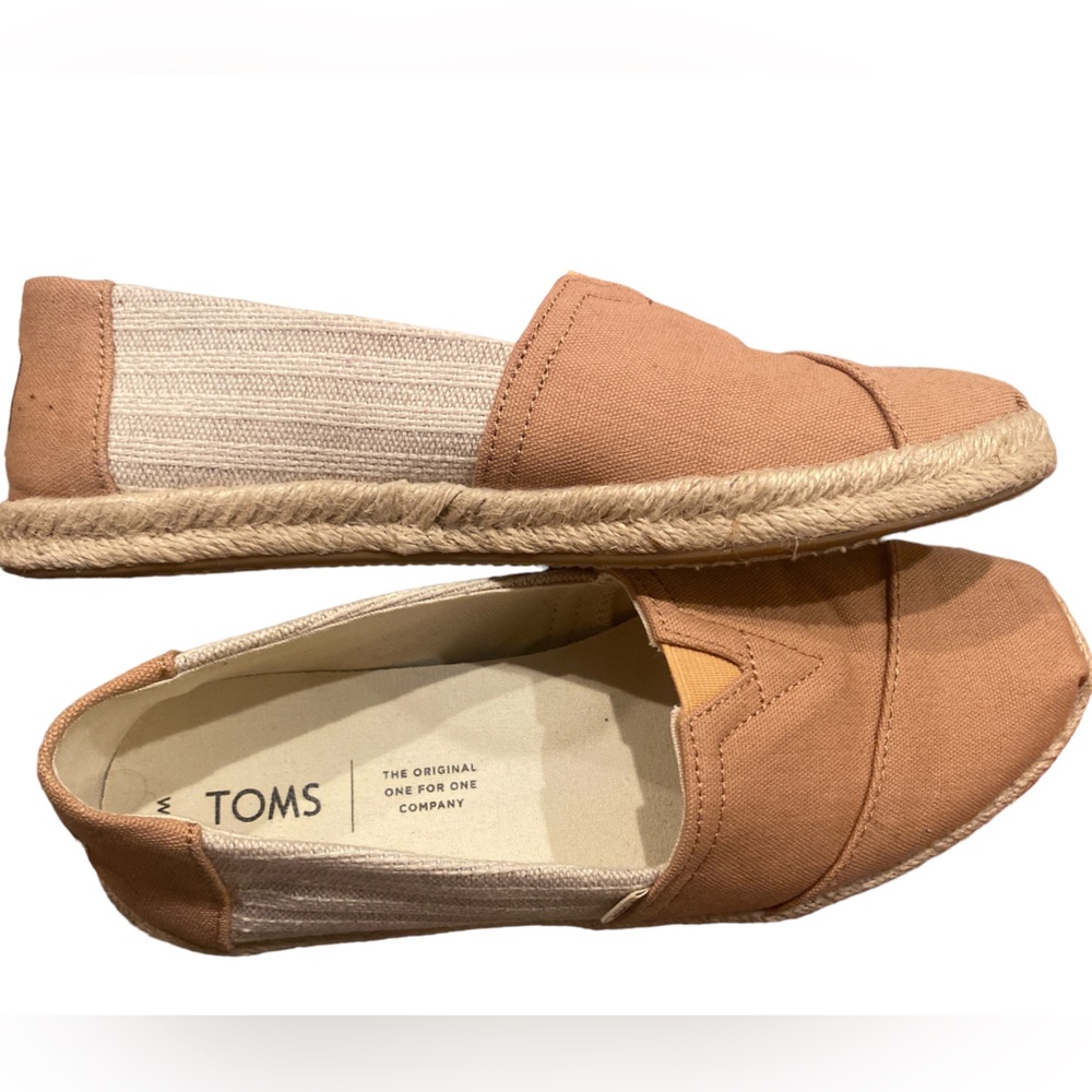 Toms Tan Flats & Loafers